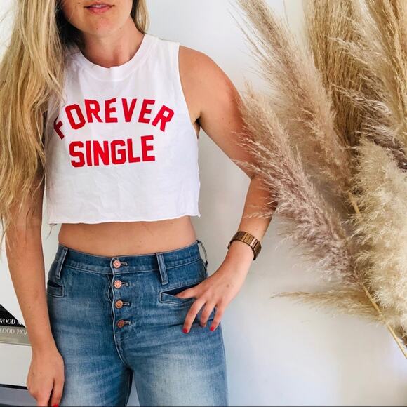 NEW PRIVATE PARTY REVOLVE Forever Single Screen White Cropped Tank Top Shirt XS - Picture 1 of 10